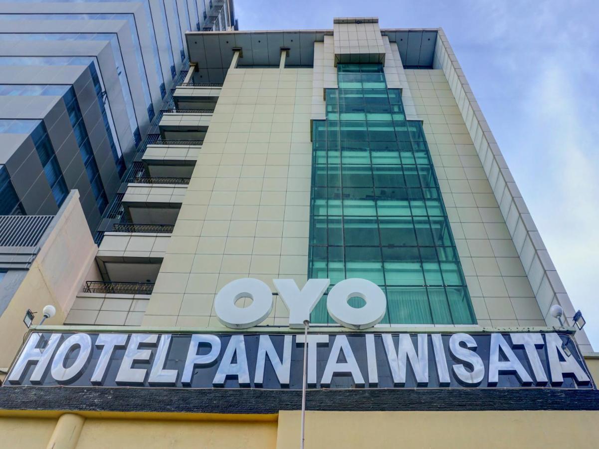 Oyo 3967 Hotel Pantai Wisata Makassar Exterior photo