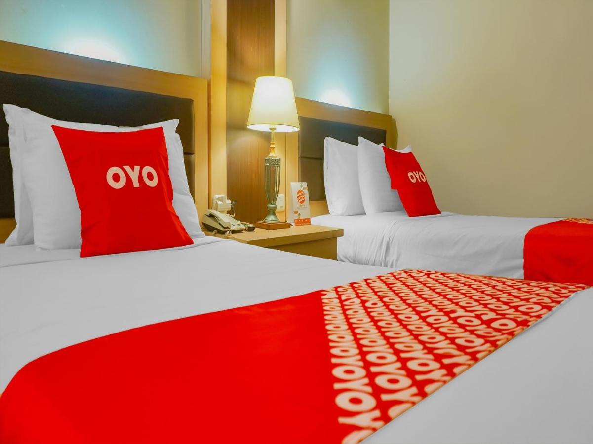 Oyo 3967 Hotel Pantai Wisata Makassar Exterior photo