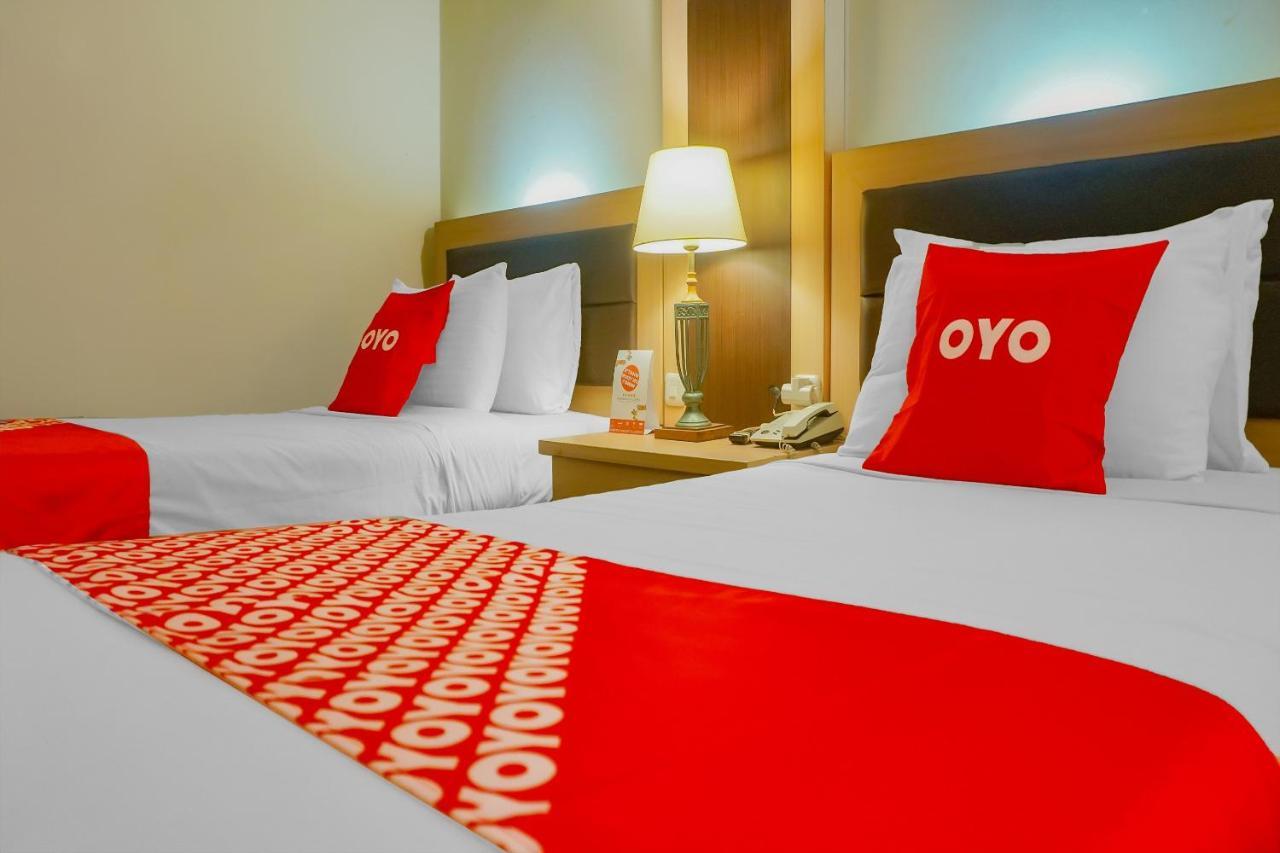 Oyo 3967 Hotel Pantai Wisata Makassar Exterior photo